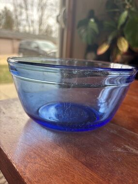 vintage Anchor Hocking cobalt blue glass mixing bowls set of 2